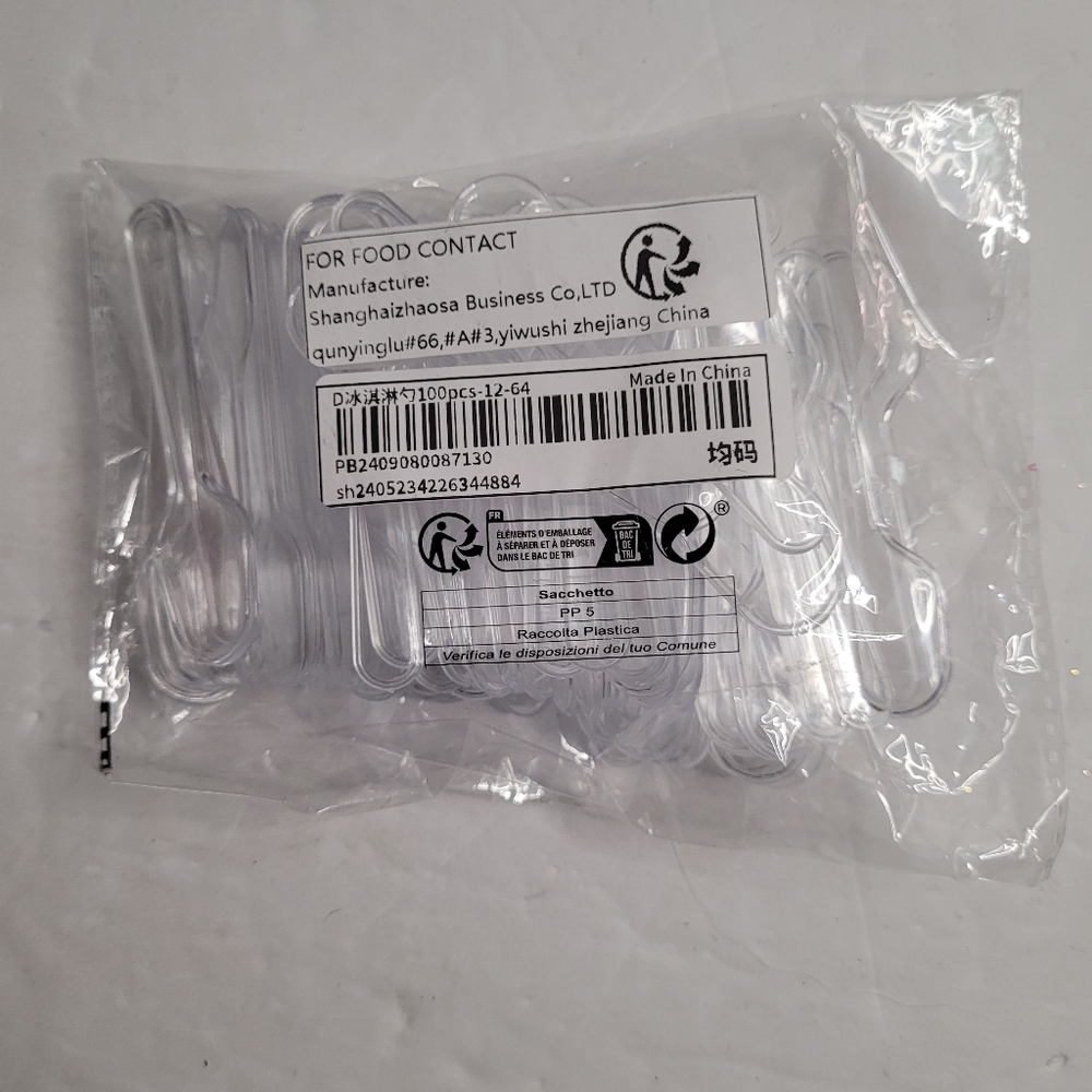 Clear Plastic Spoons in Packaging   327